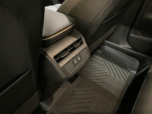Nissan Ariya 15 of 21