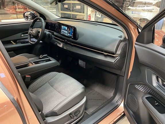 Nissan Ariya 16 of 21