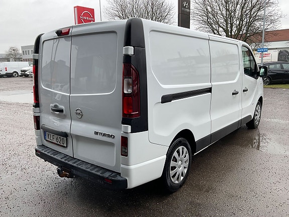 Opel Vivaro 4 of 5