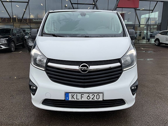 Opel Vivaro 2 of 5