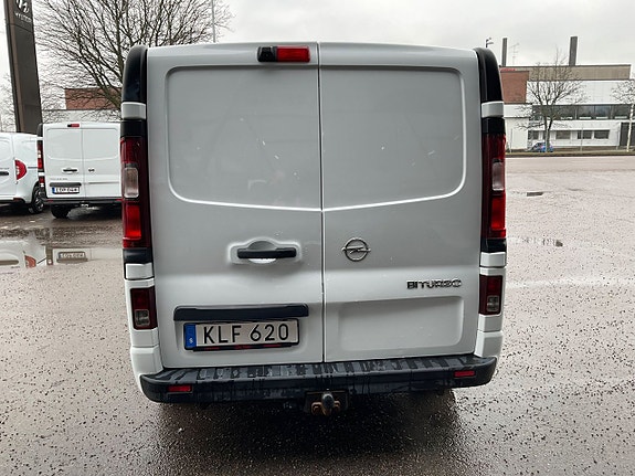 Opel Vivaro 5 of 5