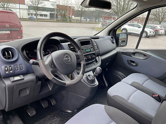 Opel Vivaro 7 of 13