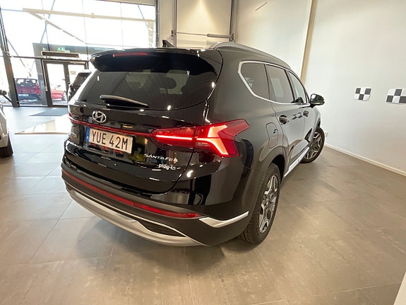 Hyundai Santa Fe 2 of 29