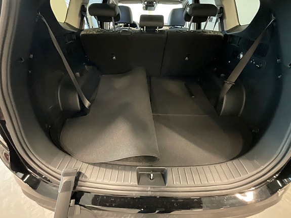 Hyundai Santa Fe 17 of 29