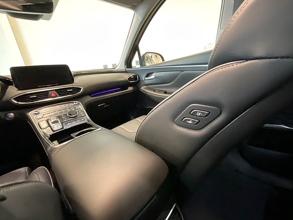 Hyundai Santa Fe 27 of 29