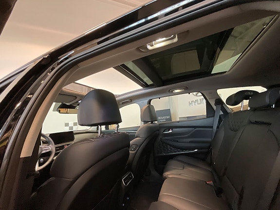 Hyundai Santa Fe 22 of 29