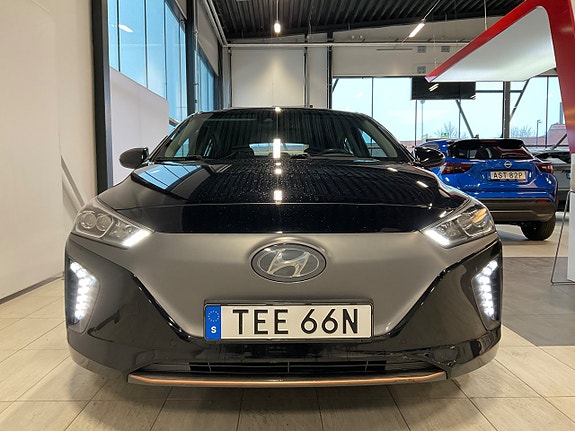 Hyundai IONIQ 2 of 18