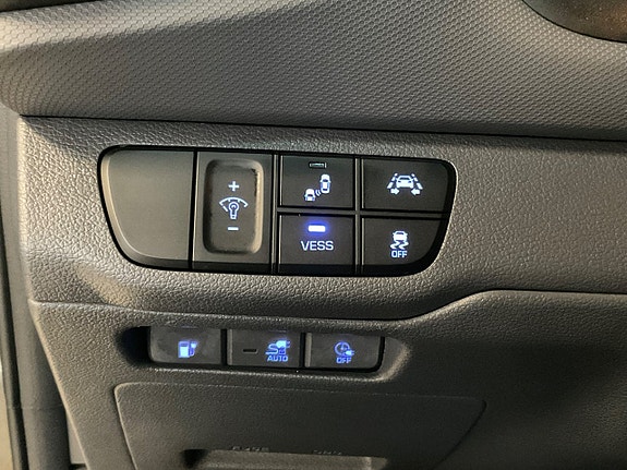 Hyundai IONIQ 13 of 18