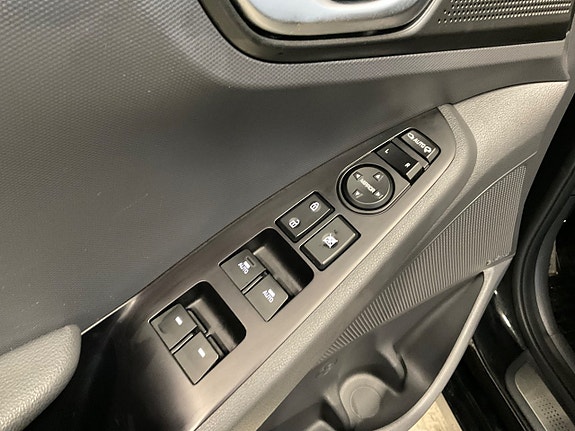 Hyundai IONIQ 10 of 18
