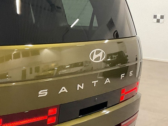 Hyundai Santa Fe 18 of 30