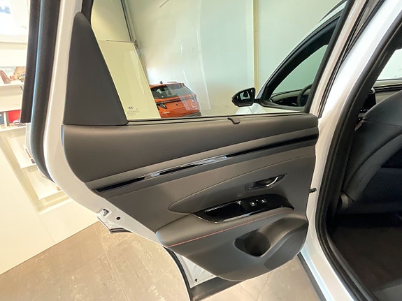 Hyundai Tucson 18 of 28