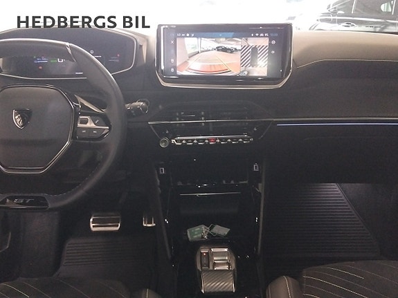 Peugeot e-2008 9 of 17