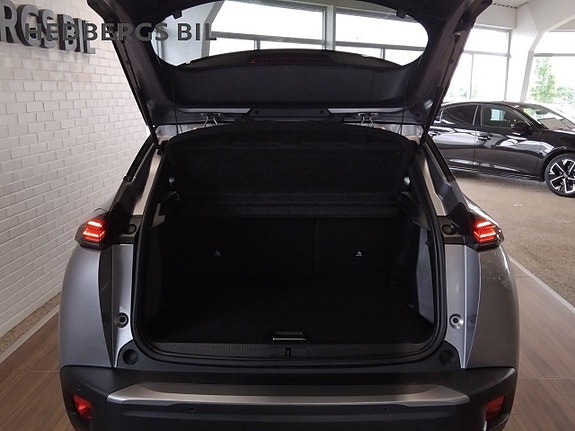 Peugeot e-2008 6 of 17