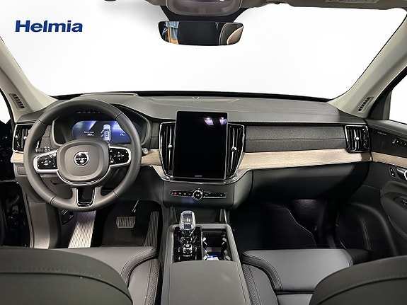 Volvo XC90 8 of 13