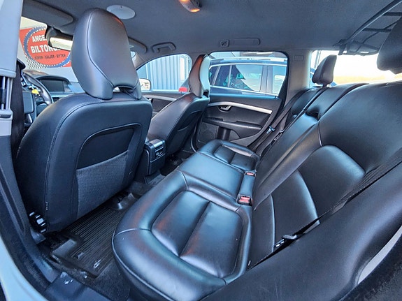 Volvo XC70 12 of 14