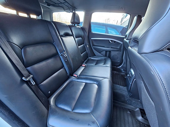 Volvo XC70 11 of 14