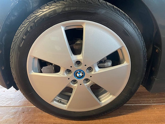 BMW i3 3 of 5