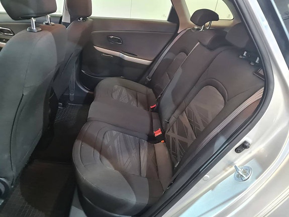 Kia Ceed 9 of 14