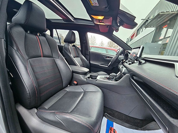 Toyota RAV4 5 of 19