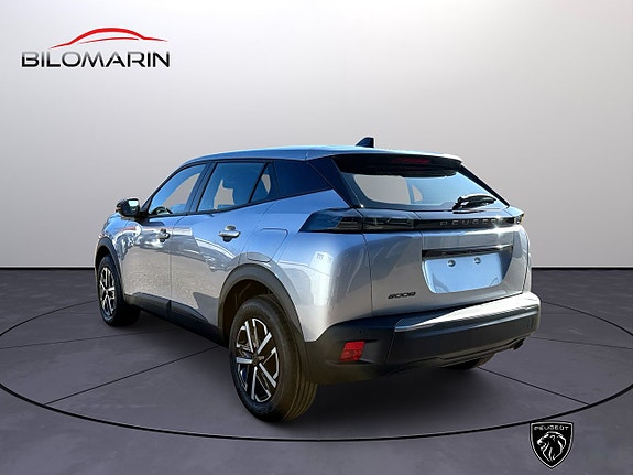 Peugeot 2008 2 of 5