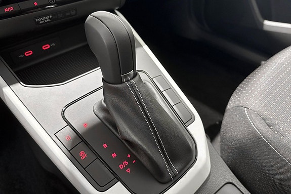 Seat Arona 12 of 15