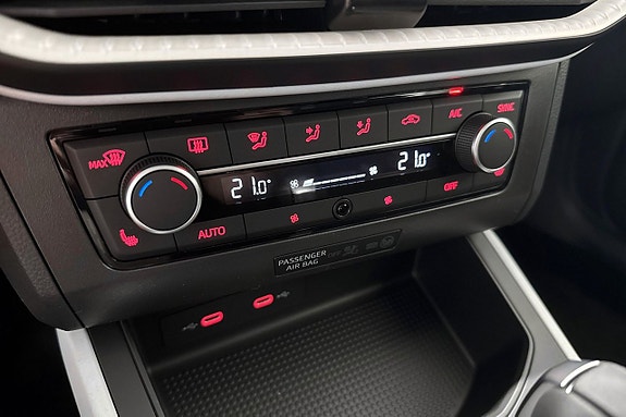 Seat Arona 11 of 15