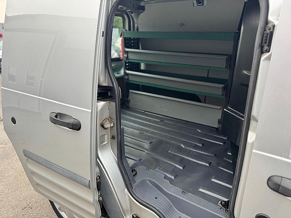 Ford Transit Connect 16 of 23