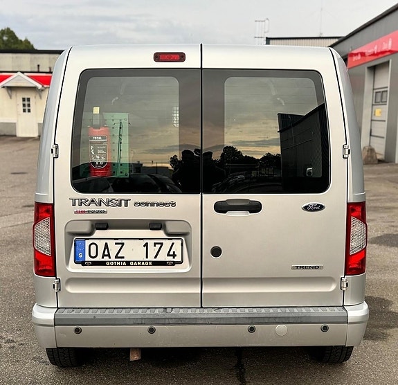 Ford Transit Connect 10 of 23