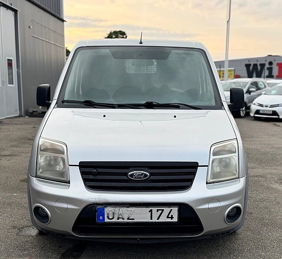 Ford Transit Connect 9 of 23