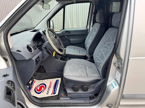 Ford Transit Connect 11 of 23