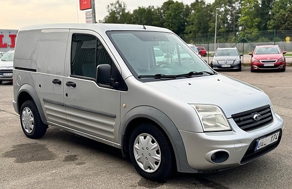 Ford Transit Connect 8 of 23
