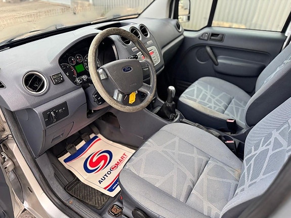 Ford Transit Connect 13 of 23