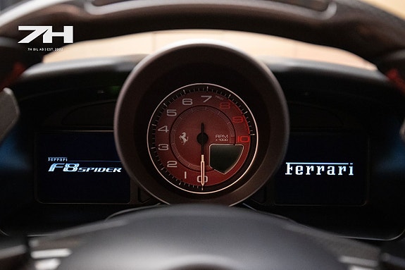 Ferrari F8 Spider 11 of 30