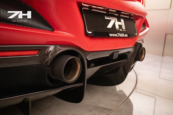 Ferrari F8 Spider 28 of 30
