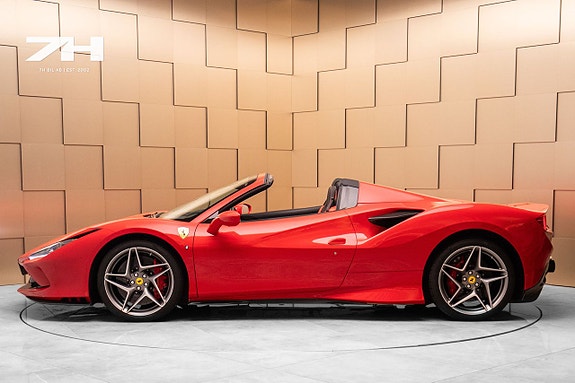 Ferrari F8 Spider 2 of 30