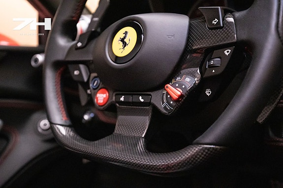 Ferrari F8 Spider 15 of 30