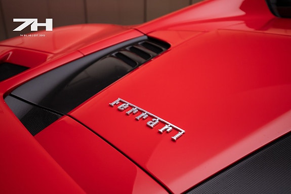 Ferrari F8 Spider 30 of 30