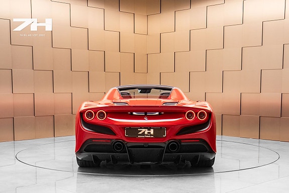 Ferrari F8 Spider 4 of 30