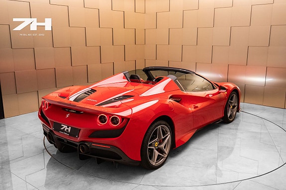 Ferrari F8 Spider 27 of 30