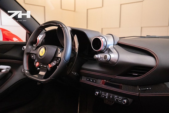 Ferrari F8 Spider 14 of 30