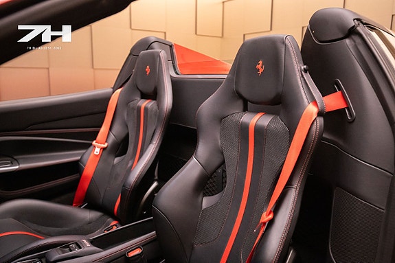 Ferrari F8 Spider 19 of 30