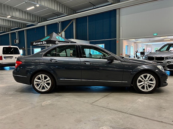 Mercedes-Benz C180 3 of 5