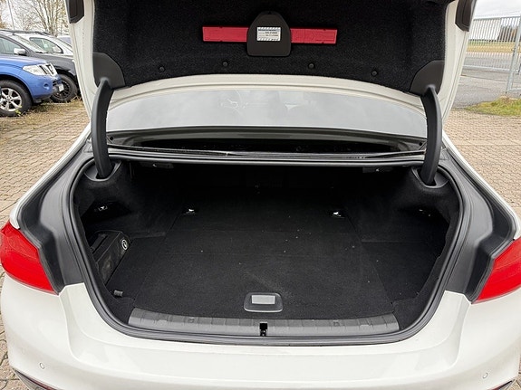 BMW 530e 12 of 21