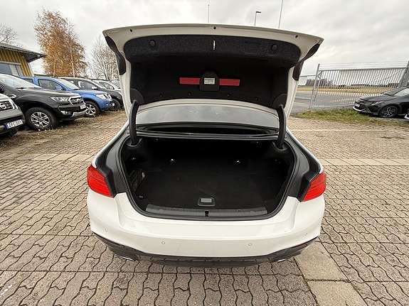 BMW 530e 11 of 21