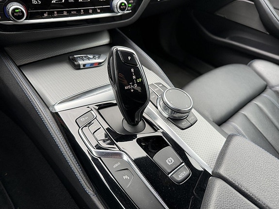 BMW 530e 18 of 21