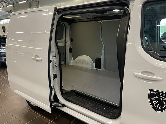Peugeot e-Expert 11 of 25