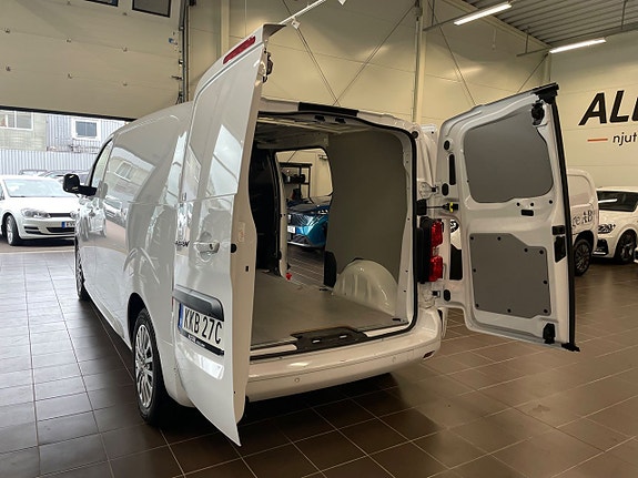 Peugeot e-Expert 12 of 25