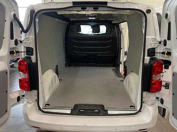 Peugeot e-Expert 13 of 25