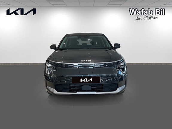 Kia Niro 2 of 16