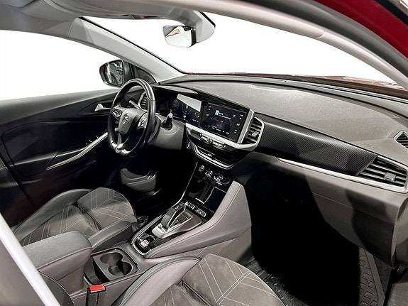 Opel Grandland 12 of 16